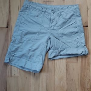 North Face roll up shorts Size 4